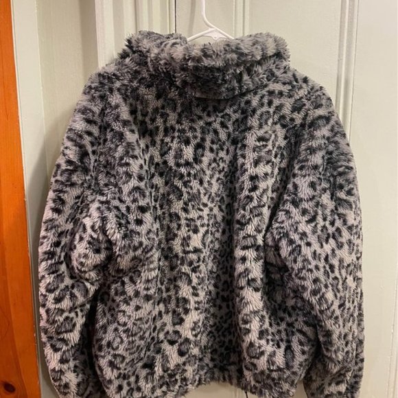 Lucky Brand gray leopard faux fur jacket - Picture 2 of 3